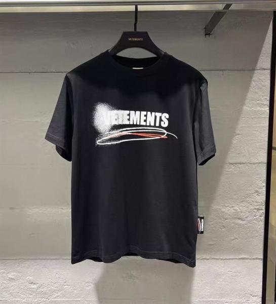 Vetements Signature Graphics Tee