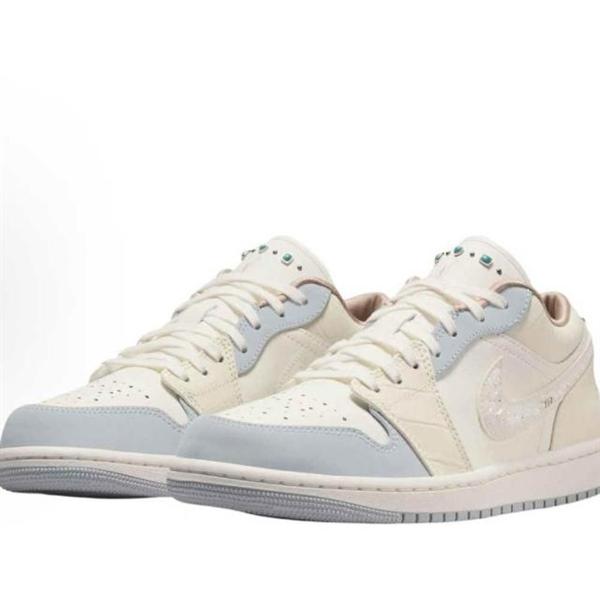 Nike Air Jordan 1 Low Sail Soft Pearl