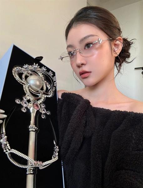 Gentle Monster Glitz 02