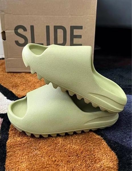 Yeezy Slide